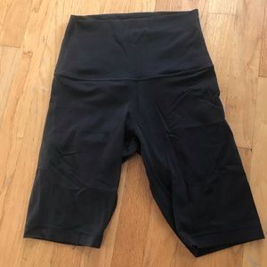 Lululemon Align Super High Rise 10" Short, 6, Black